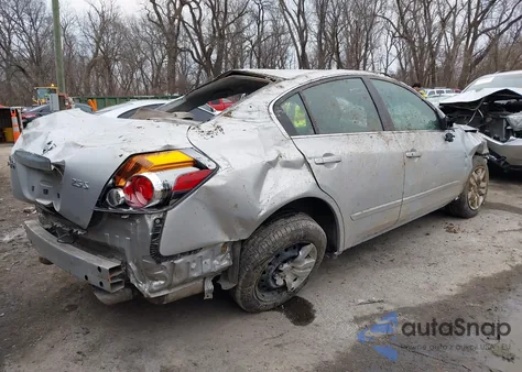 2010 Nissan Altima 2.5 S z USA, uszkodzony, nr VIN 1N4AL2AP1AN562857